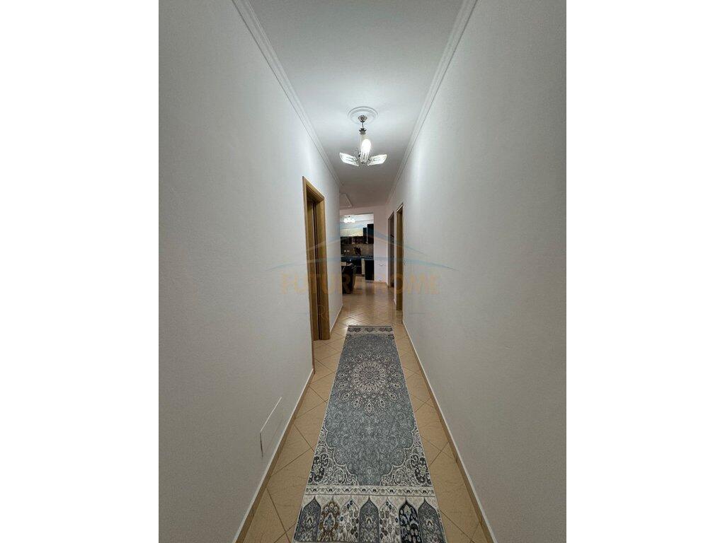 Affitto appartamento 2+1+2 a Rrotondo, Astir.