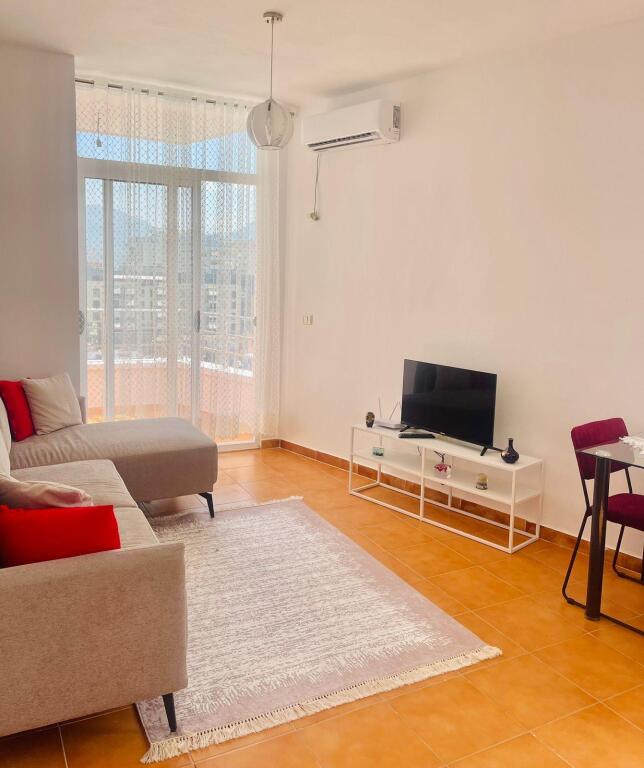 Appartamento 1+1+1 con Balcone in Affitto