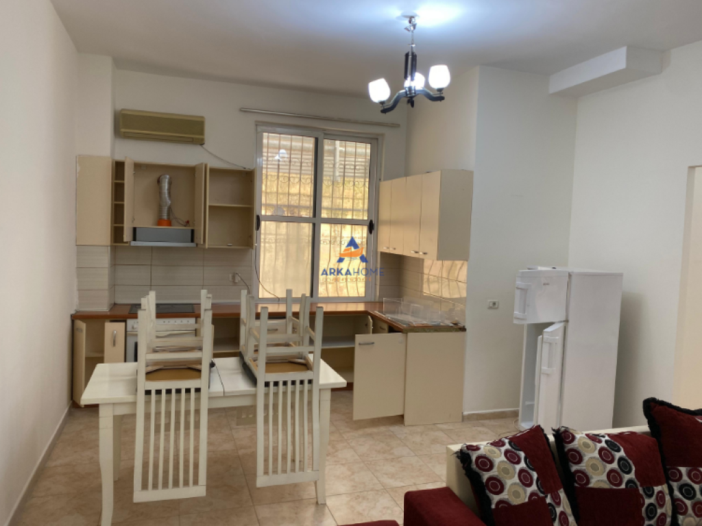 JEPET APARTAMENT ME QERA 2+1+BALLKONE "TE KODRA E DIELLIT" 50.000 LEKE