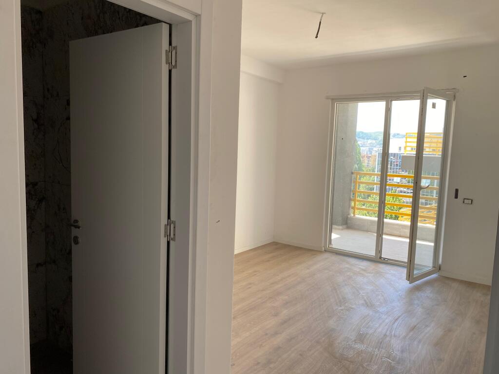 IN VENDITA, APPARTAMENTO 2+1+2, LAPRAKË, TIRANA, ID: 1001-15
