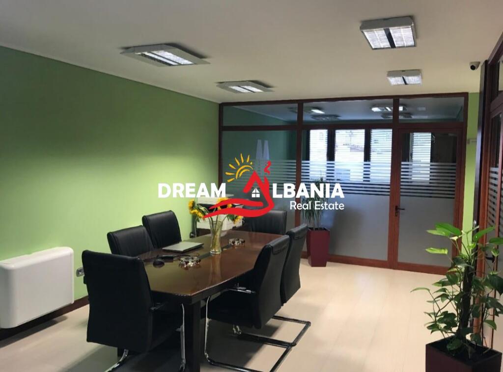 3+1 apartment for sale in Bllok on Nikolla Tupe street in Tirana (ID 4131308)