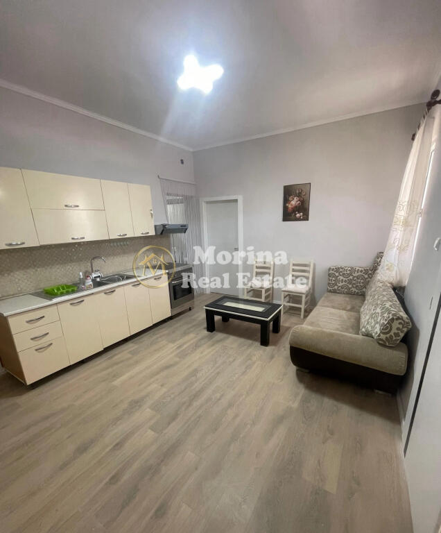 Affitto, Ingresso Privato 2+1, Comune di Parigi, 450 Euro/Mese