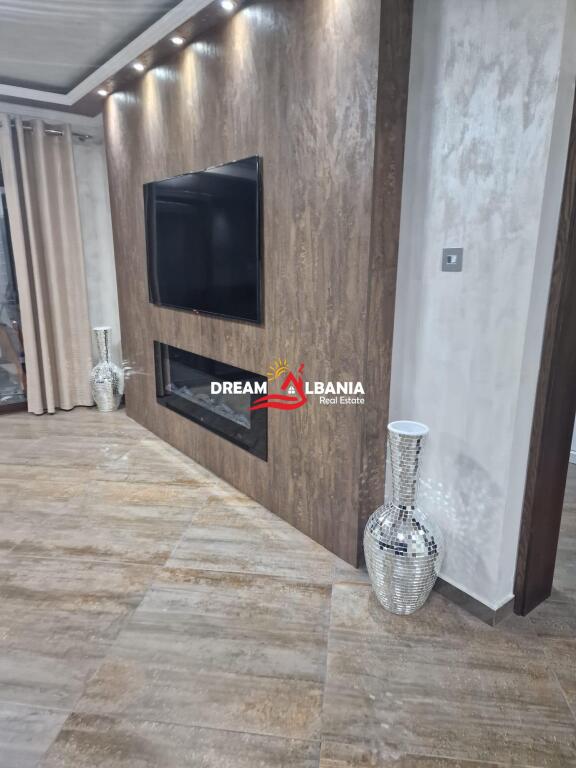 Casa privata in affitto a 21 Dhjetori vicino ai Dormitori di Ingegneria (ID 4241073).