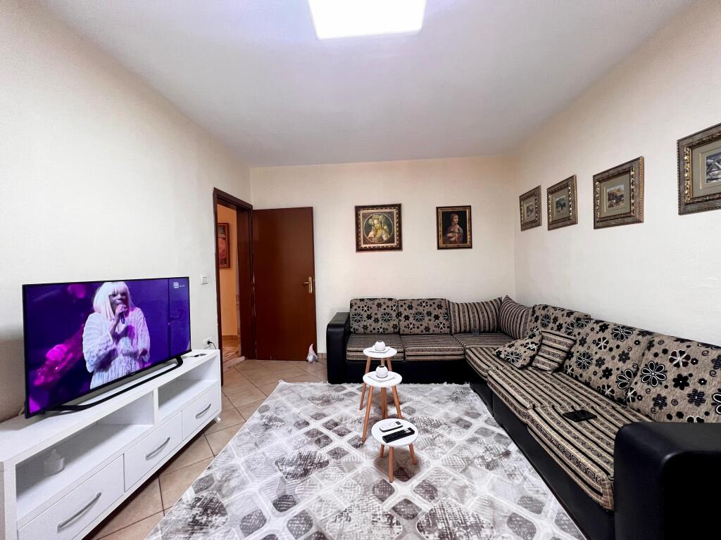 In affitto, Appartamento 1+1, "21 Dhjetori", Tirana.