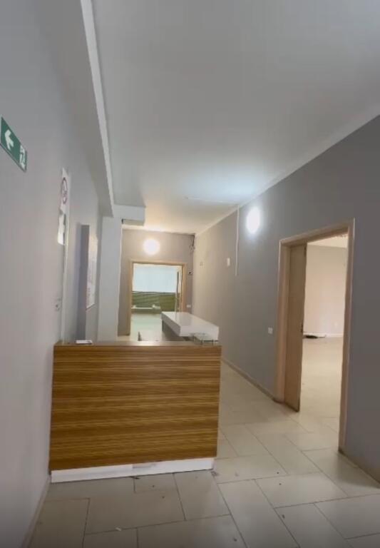 ZYRE ME QERA 350 M2 RRUGA E ELBASANIT 3.000 EURO