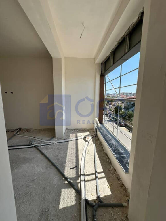 Shitet apartament 2+1+2 Prane Bulevardit te Ri (rruga Jordan Misja)
