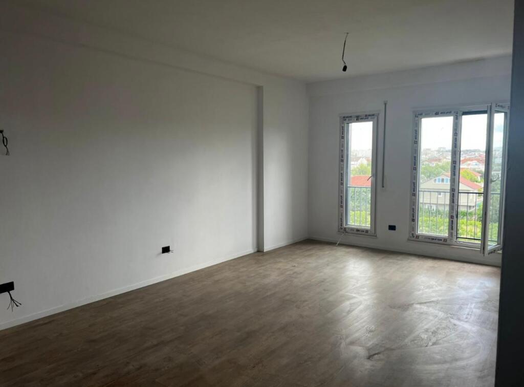 Shitet apartament 2+1