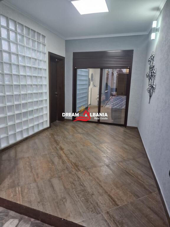 Casa privata in affitto a 21 Dhjetori vicino ai Dormitori di Ingegneria (ID 4241073).