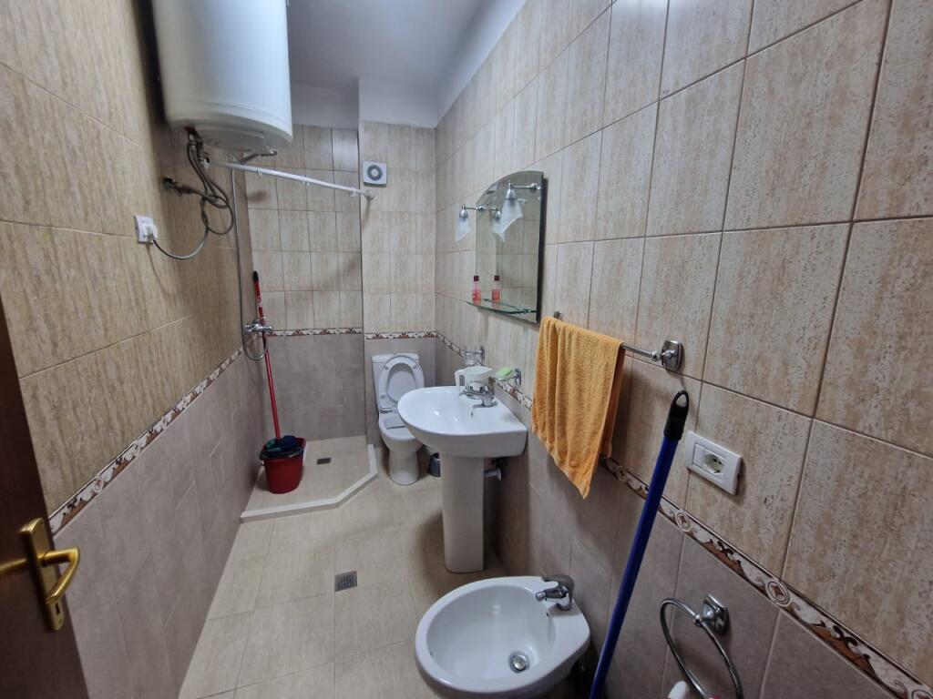 Jepet me qera apartament 2+1+2 tualete te Ish-Ekspozita "Shqiperia Sot"