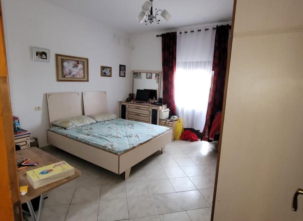 VILLA IN VENDITA 300 M2 DURRËS 300.000 EURO