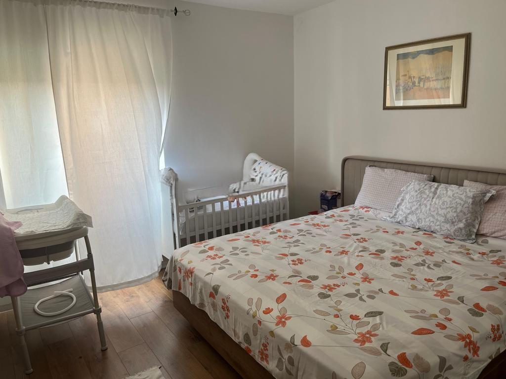 WE SELL 2+1 APARTMENT NEAR THE NEW MATERNITY Possibility to buy 100% with credit. 155,000 €