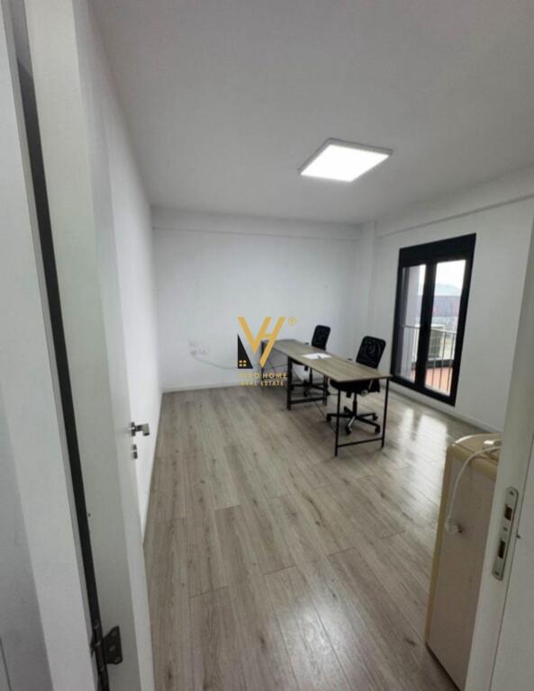 ZYRE 107 M2 ME QIRA TE RRUGA E ELBASANIT 900 EURO