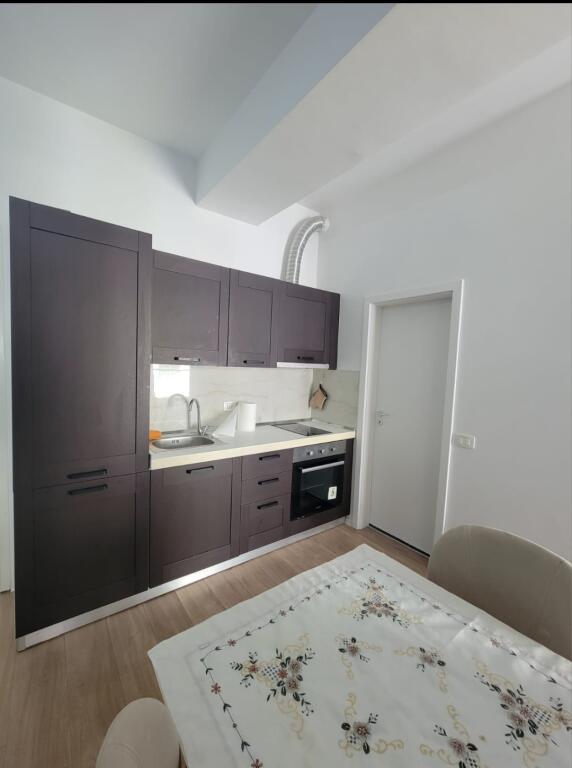 Appartamento 1+1 in affitto a Ali Dem, Mangalem