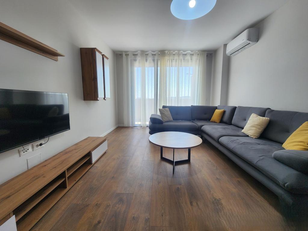 APPARTAMENTO 2+1+1 IN AFFITTO NEL COMPLESSO ZIRCON VICINO A QSUT! 650 € /Mese