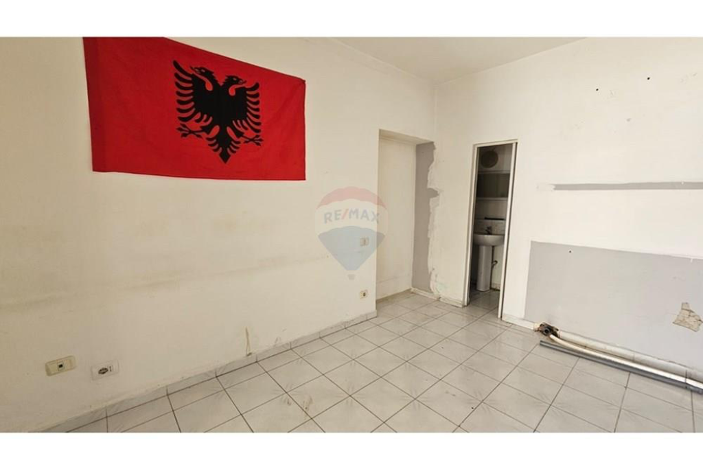 Shop for rent in Myslym Shyri !