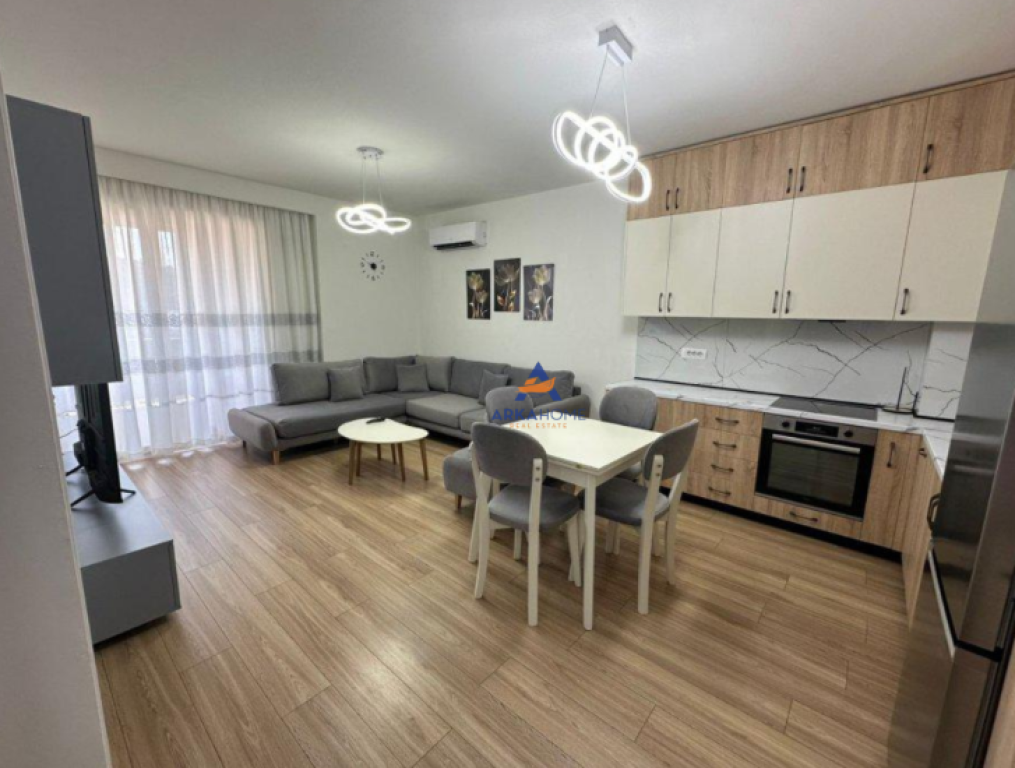 JEPET APARTAMENT ME QERA 1+1+BALLKON "KOMPLEKSI GOLDEN PARK 3,KOMBINAT" 50,000 LEKE