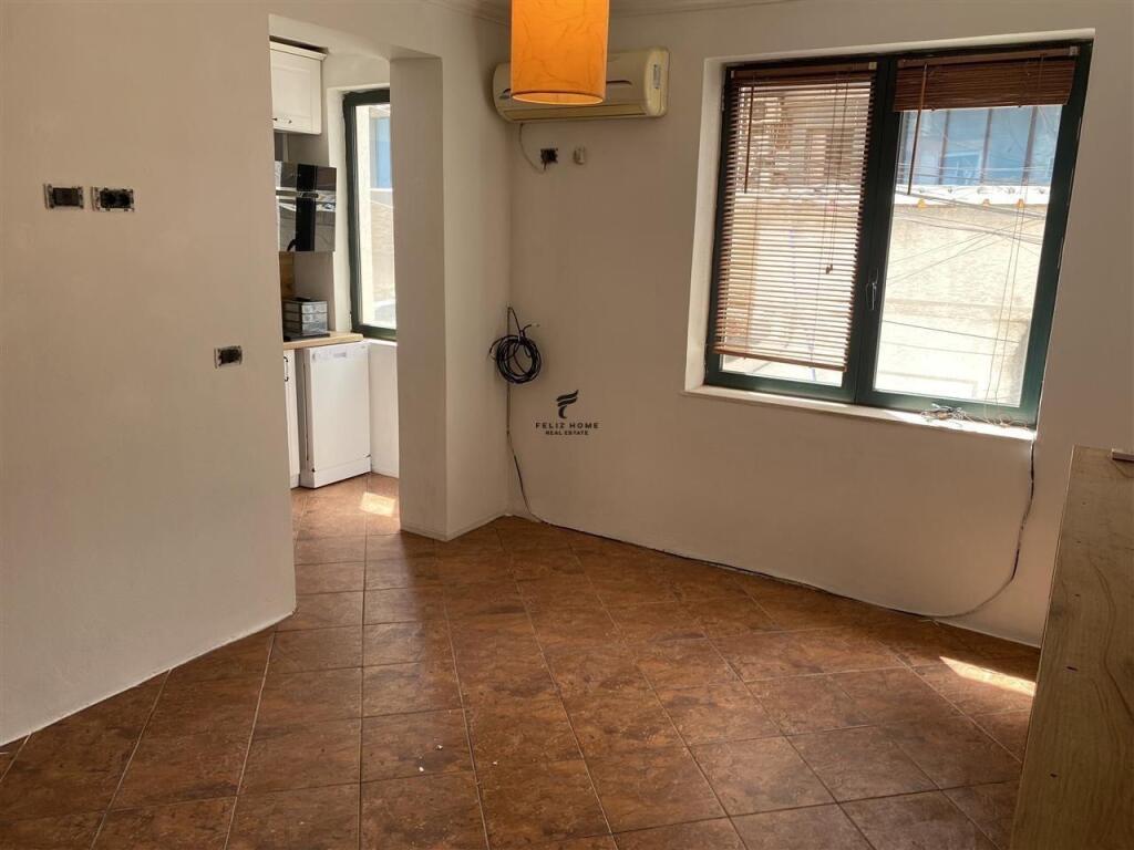 ZYRE ME QERA 50 M2 BLLOK 650 EURO