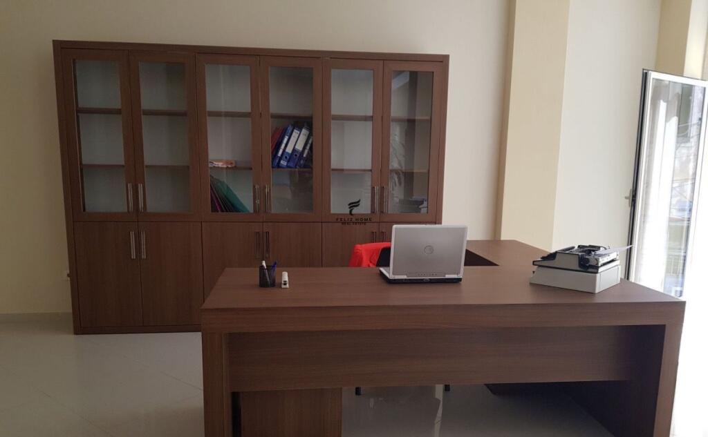 ZYRE ME QERA 40 M2 LIQENI ARTIFICIAL 400 EURO