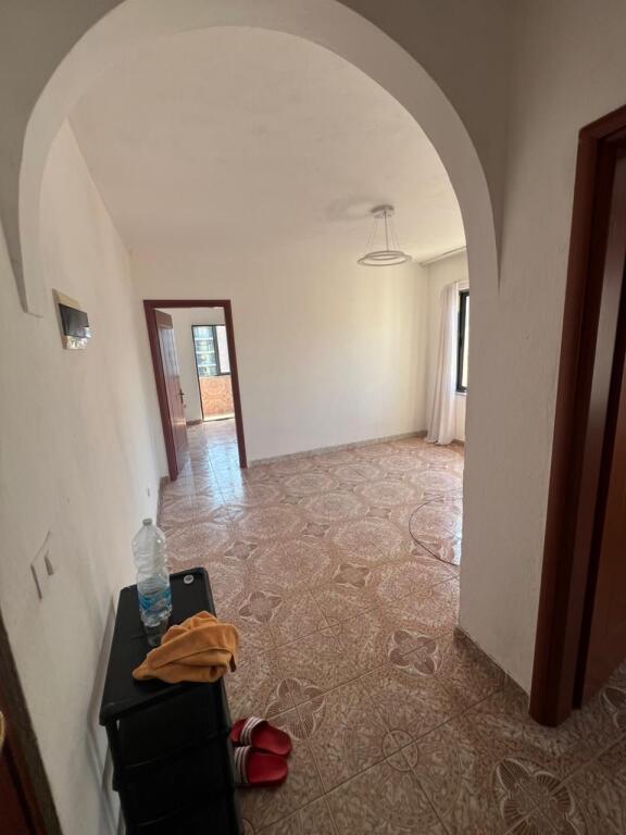 Affittasi appartamento 1+1 parzialmente arredato presso il Palazzo con freccia