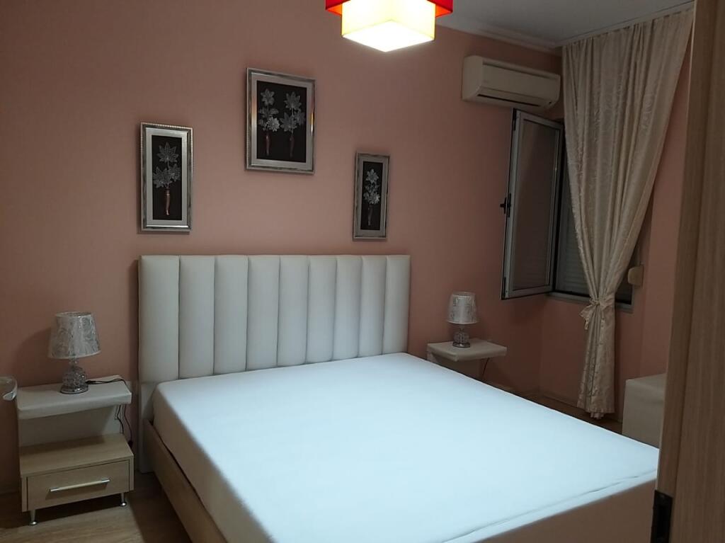 1+1, arredato, lago secco, 550 euro con parcheggio