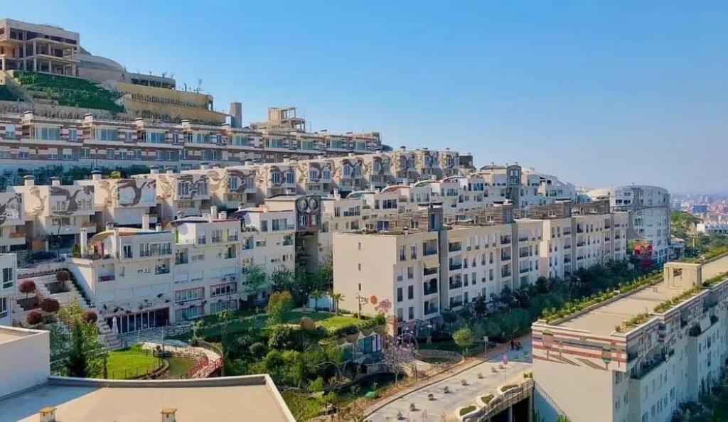 Apartament 3+1+2 me Verandë + Parking ne Shitje tek Kodra e Diellit 2