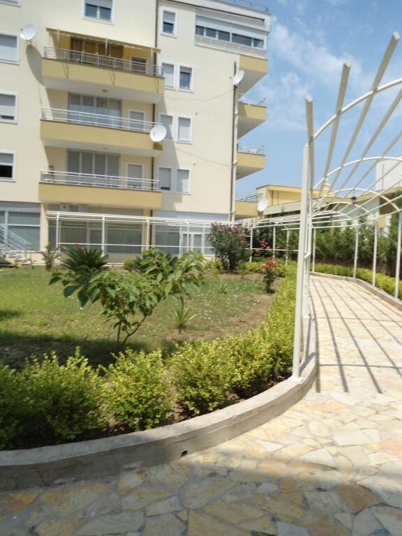 1+1, arredato, lago secco, 550 euro con parcheggio