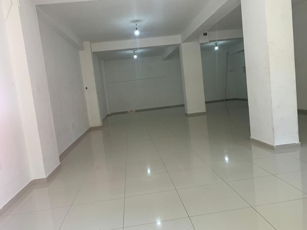 🏢Pas Ish Restorant Durresit,Rr.Memo Meto jepet me qera ambient biznesi me sip.115m2,Bosh  700Euro (Neto)