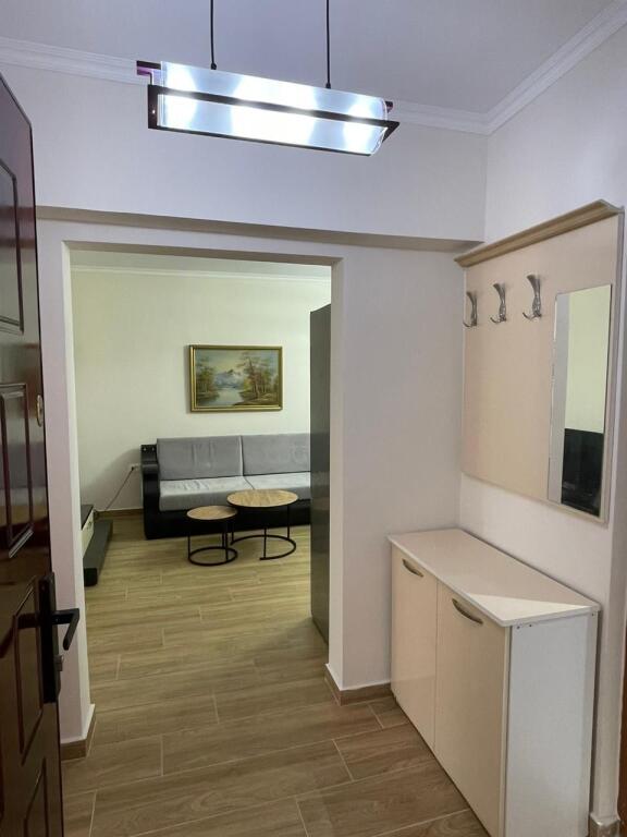 Apartament 2+1 me qira tek Mine Peza