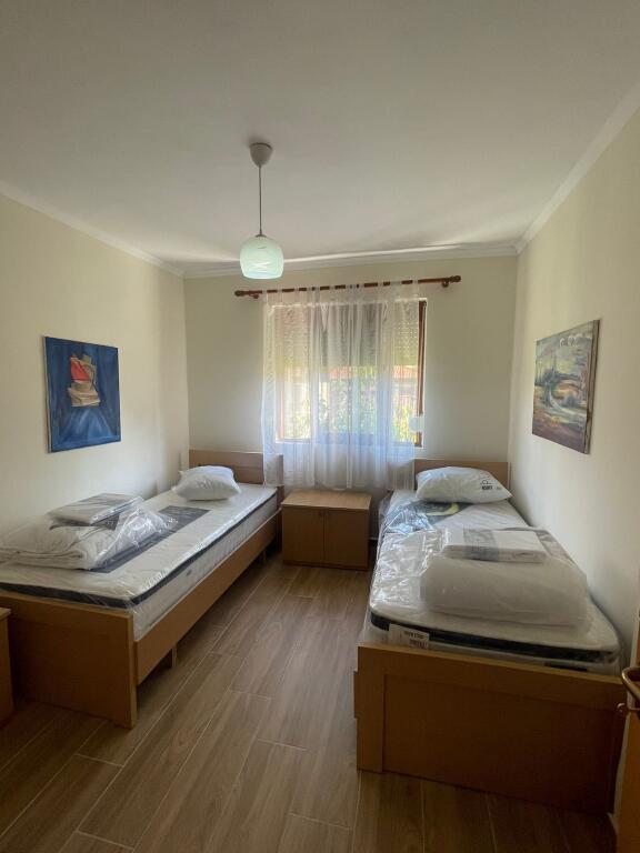 Apartament 2+1 me qira tek Mine Peza