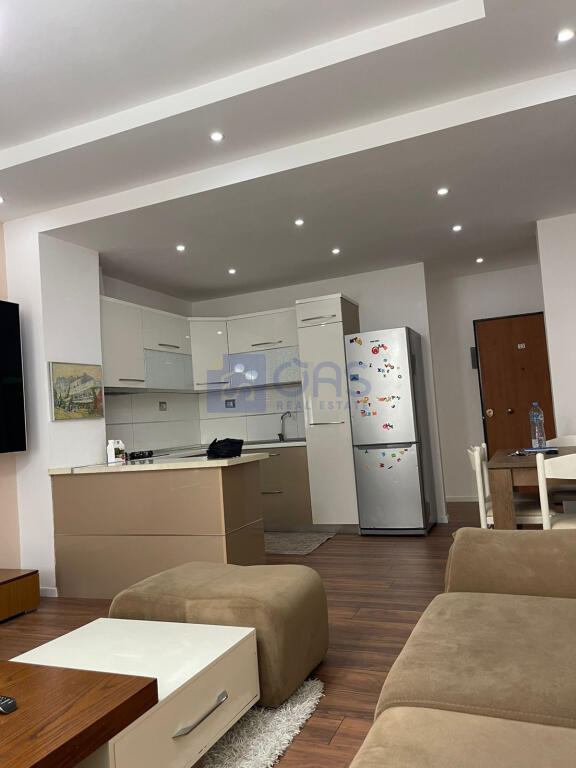 Jepet me qera apartment 2+1 te Kopshti Botanik