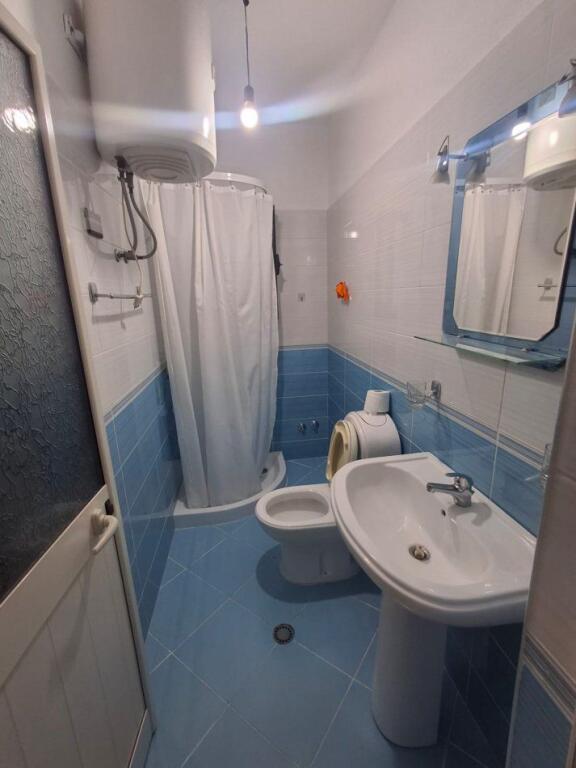 JEPET ME QERA APARTAMENT 1+1 300 EURO PORCELAN