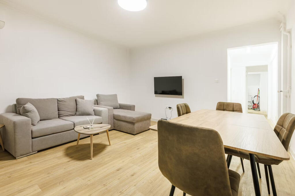 Appartamento in affitto 1+1 a Oxhaku (ID B210457) Tirana
