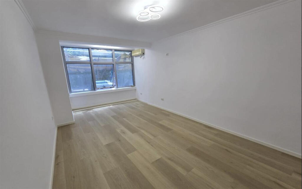 Zyre me qera tek 21 Dhjetori (ID BZ2648) Tirane