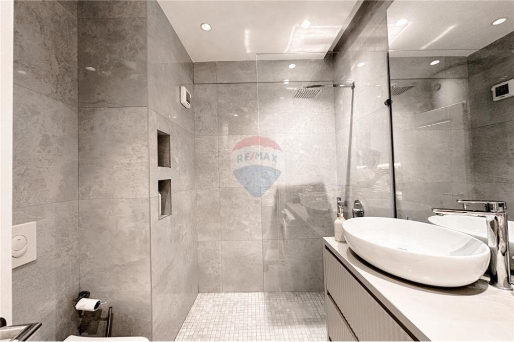 Apartment 1+1 for sale at Barricade Street !