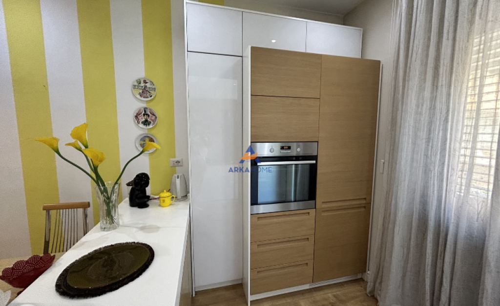 AFFITTASI APPARTAMENTO 2+1+BALCONE "IN CENTRO" 900 EURO.