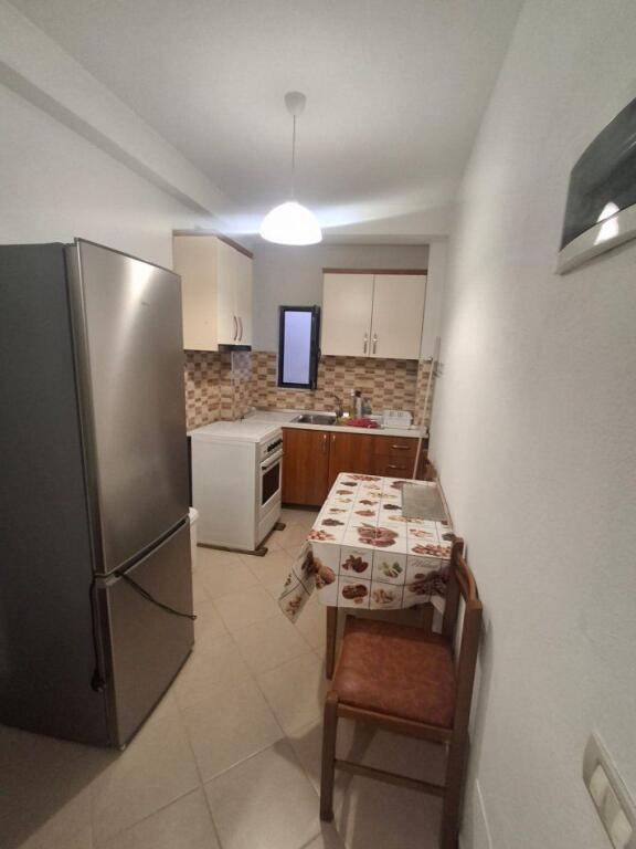 JEPET ME QERA APARTAMENT 1+1 300 EURO PORCELAN
