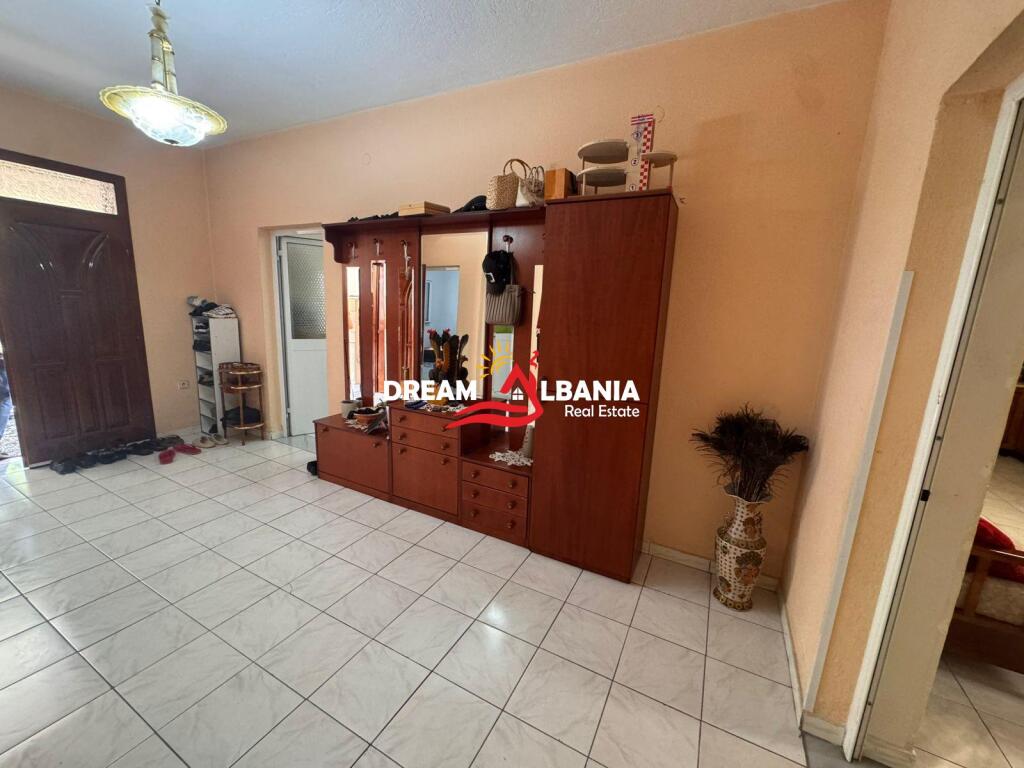 Apartment for rent 3+1+2  at Kodra e Priftit, near the European University in Tirana (ID 4251405)
