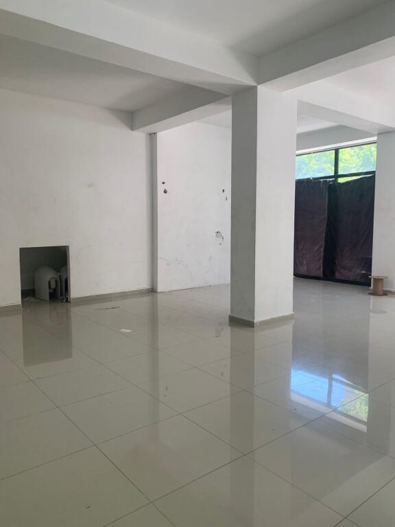 🏢Pas Ish Restorant Durresit,Rr.Memo Meto jepet me qera ambient biznesi me sip.115m2,Bosh  700Euro (Neto)