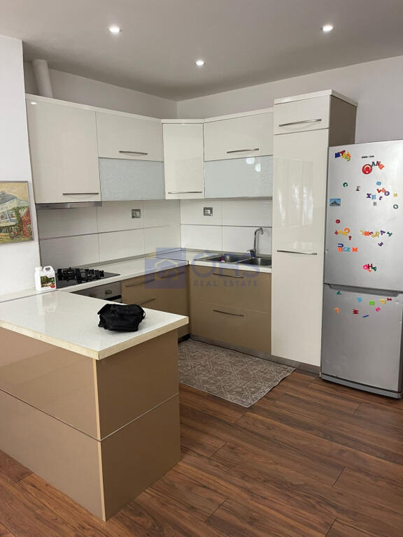 Jepet me qera apartment 2+1 te Kopshti Botanik