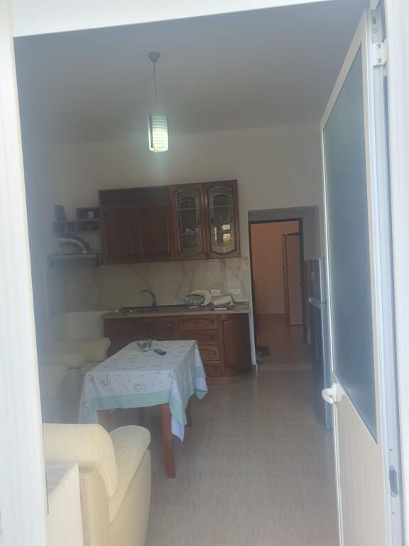 APPARTAMENTO 1+1. 25000 LEKE. VIA GRAMOZ PASHKO. CITTÀ STUDENTESCO
