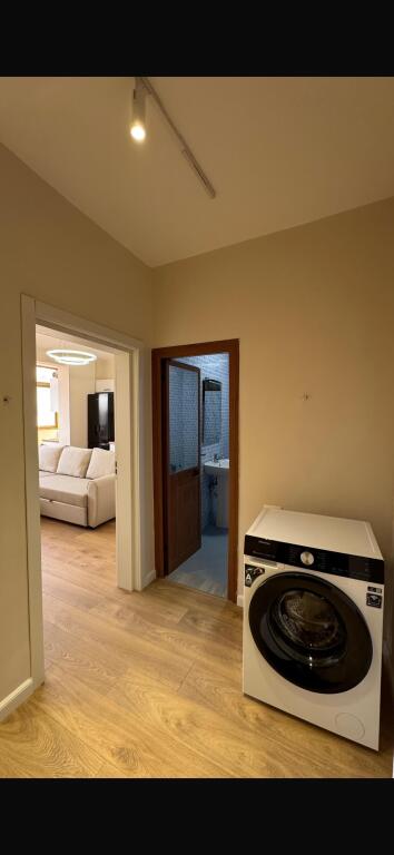 2+1,i mobiluar mire,kat 5 pallat ekzistues,21 dhjetori 600 euro