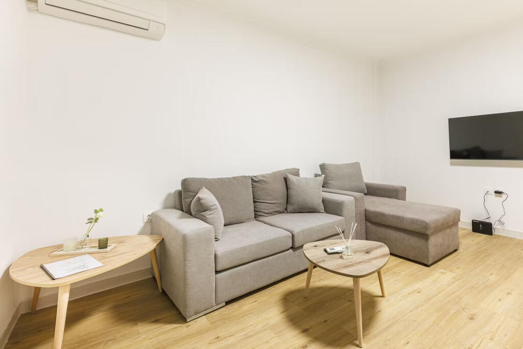 Appartamento in affitto 1+1 a Oxhaku (ID B210457) Tirana