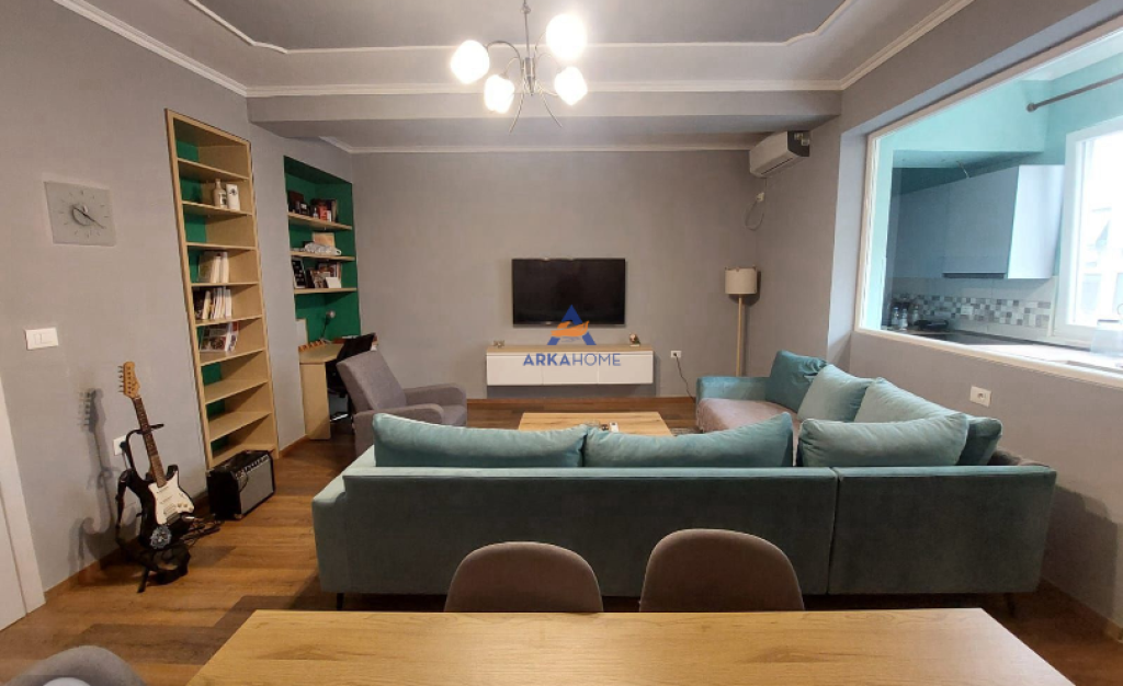 PRIVATE 3-FLOOR HOUSE FOR RENT "AT THE BALLET SCHOOL, CENTER" 1200 EURO