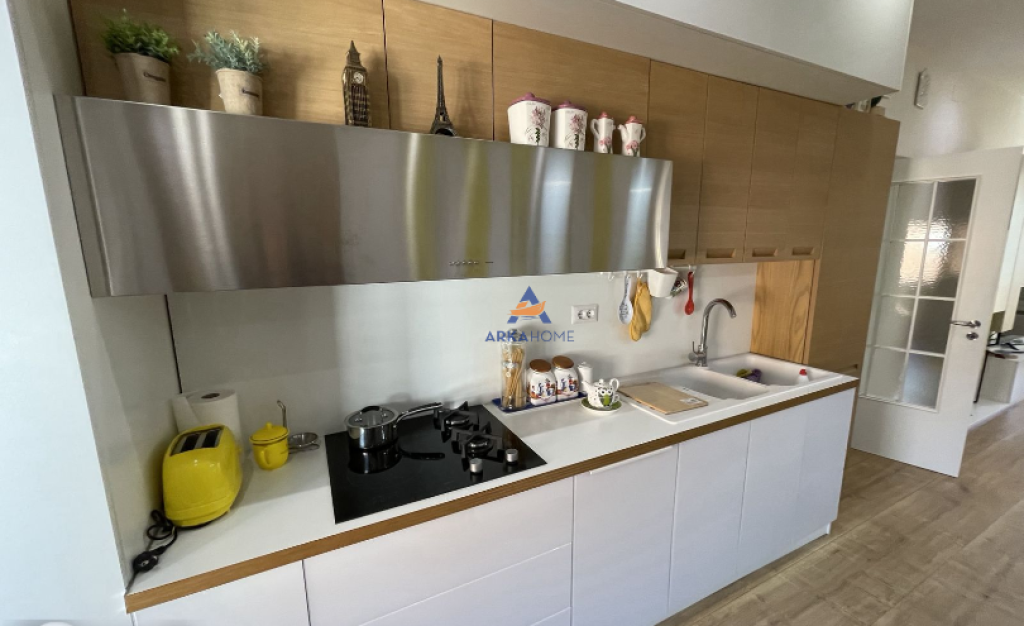 AFFITTASI APPARTAMENTO 2+1+BALCONE "IN CENTRO" 900 EURO.