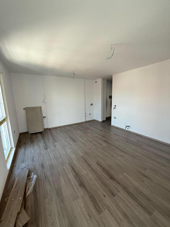 Apartament per Shitje 1+1 ne Xhamllik (ID B110465) Tirane.