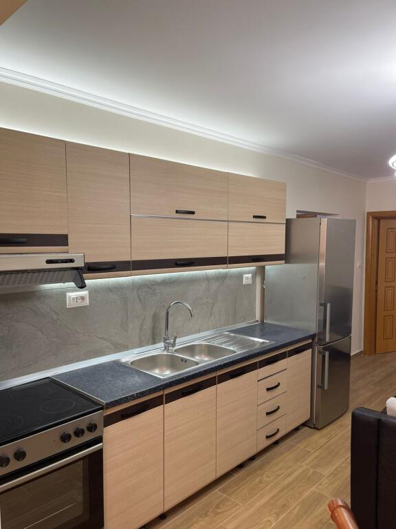 Apartament 2+1 me qira tek Mine Peza