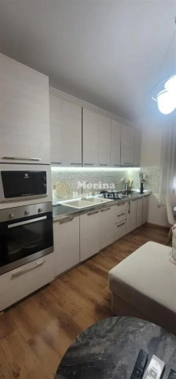 Affitto, Appartamento 2+1, Scuola Unita– Xhamia Xhura, 500 Euro/Mese.