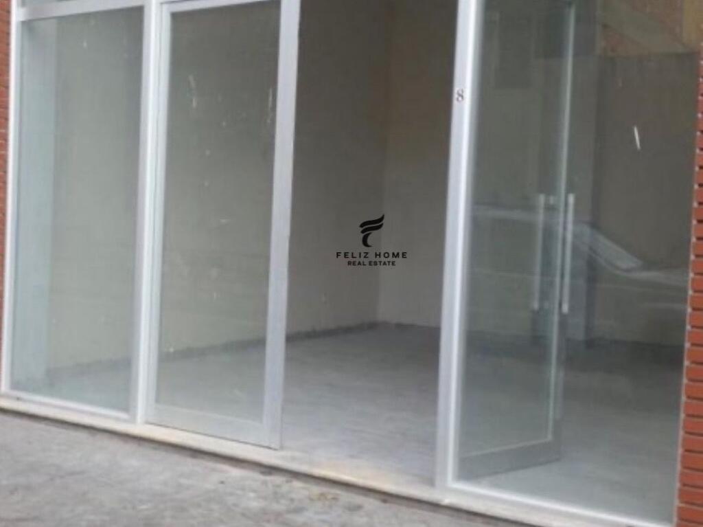 SHOP FOR RENT 54 M2 KAVAJES STREET 700 EURO