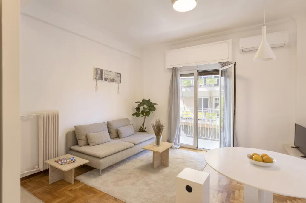 Apartament me qera 2+1 ne Qender (ID B221332) Tirane