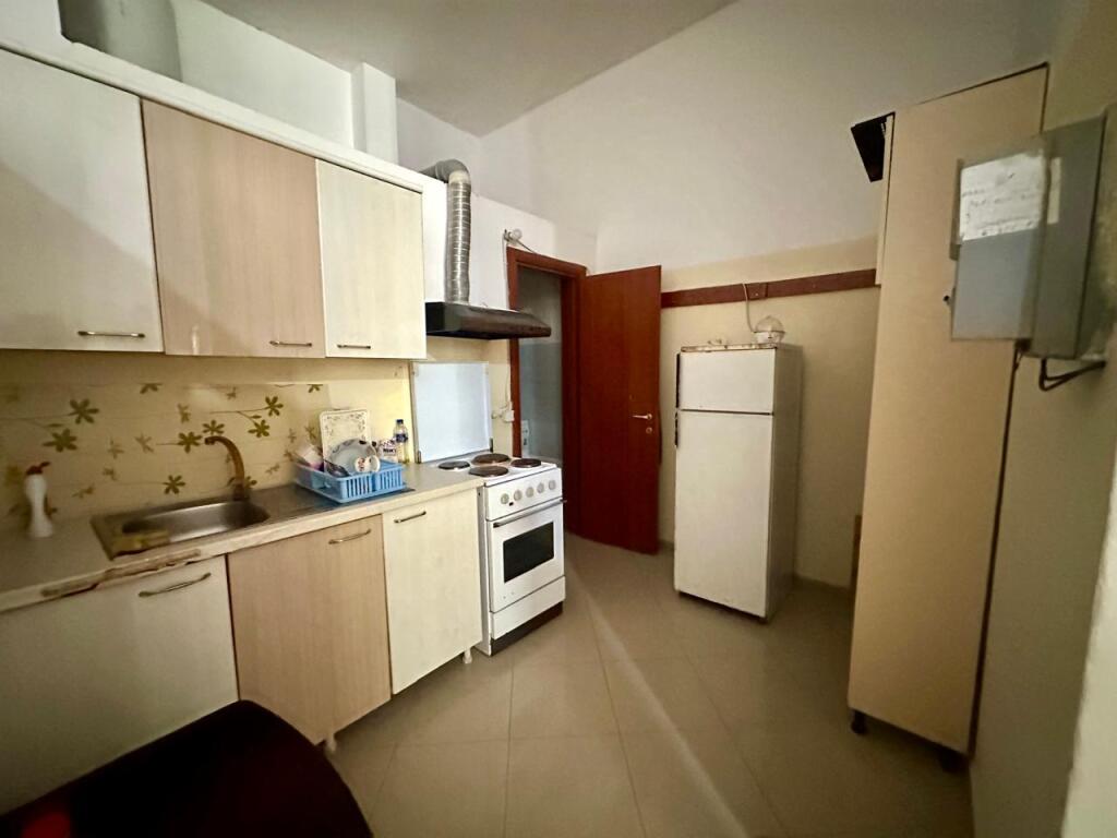 Apartament 1+1 ne Shitje tek Rruga e Barrikadave